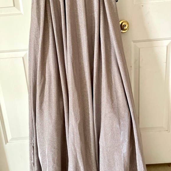 Party gown - Picture 6 of 6